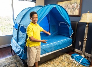 Teen Invents "The Sleepover Bed Tent"